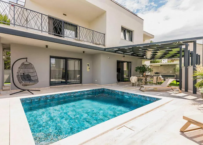 Holiday home Pet Friendly In *