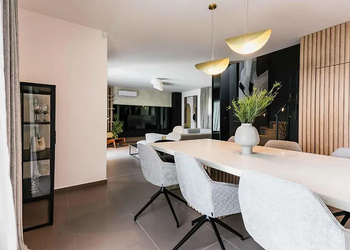 Pet Friendly In * Sibenik